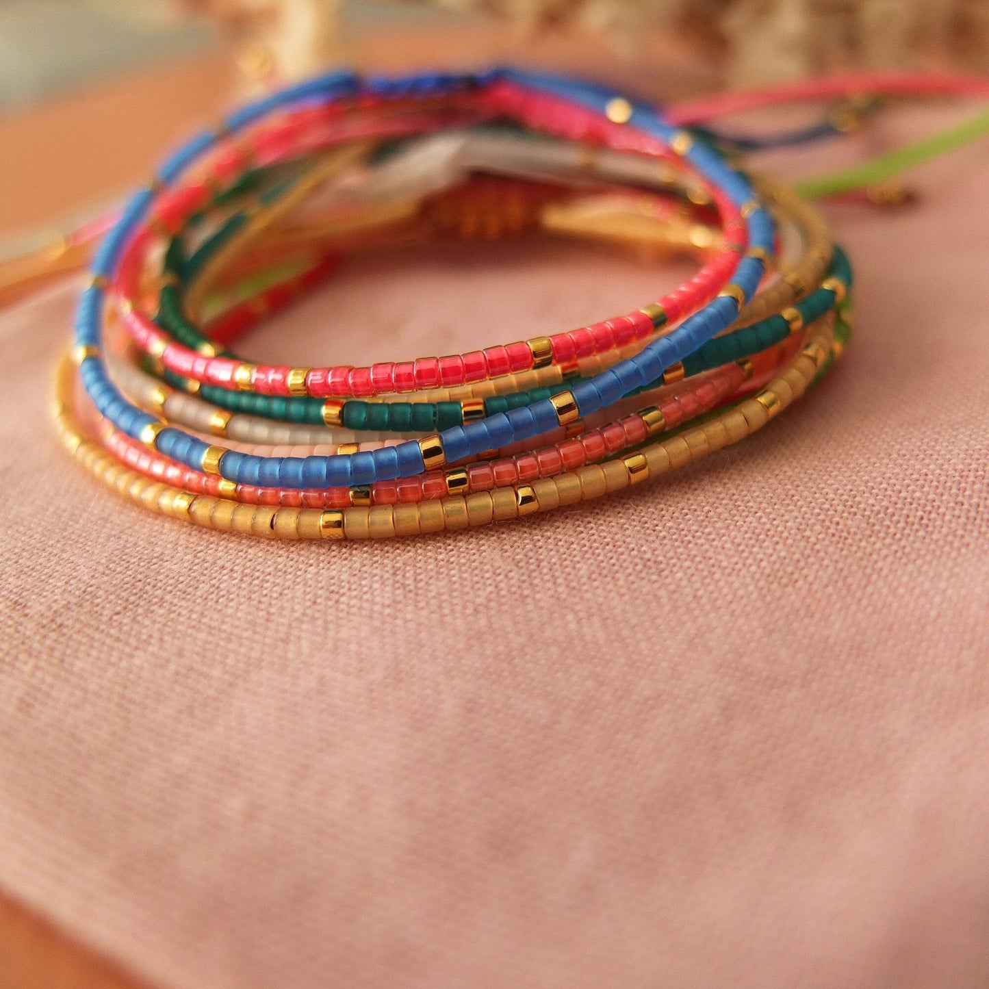 Bracelet ajustable en fil de jade et perles miyuki aspect brillant, coloris 6