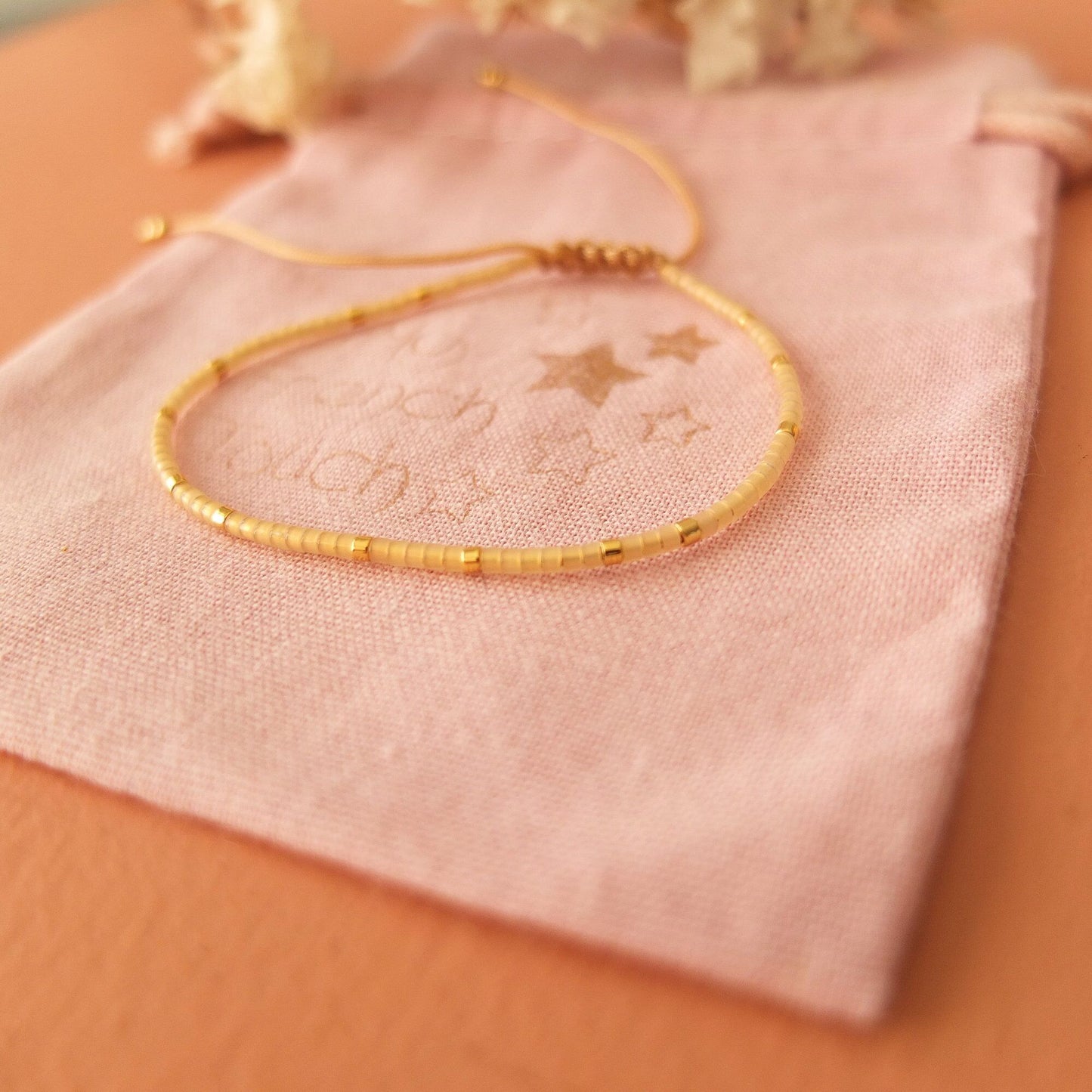 Bracelet ajustable fil de jade et perles miyuki aspect opale, coloris 3
