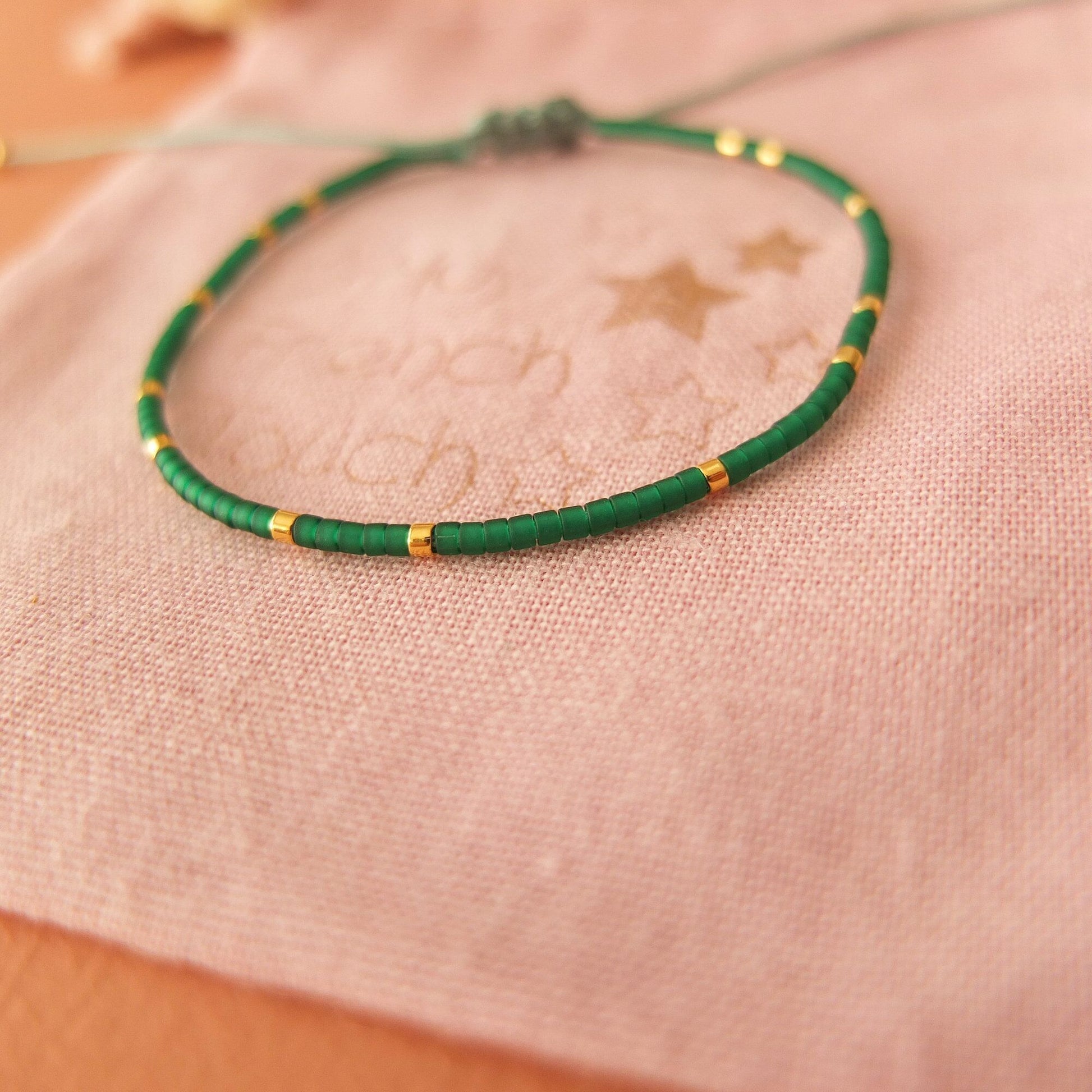 Bracelet ajustable fil de jade et perles miyuki aspect givré, coloris 9