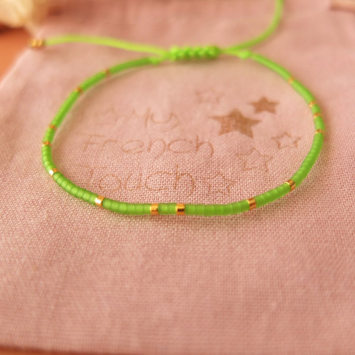 Bracelet ajustable fil de jade et perles miyuki aspect givré, coloris 15