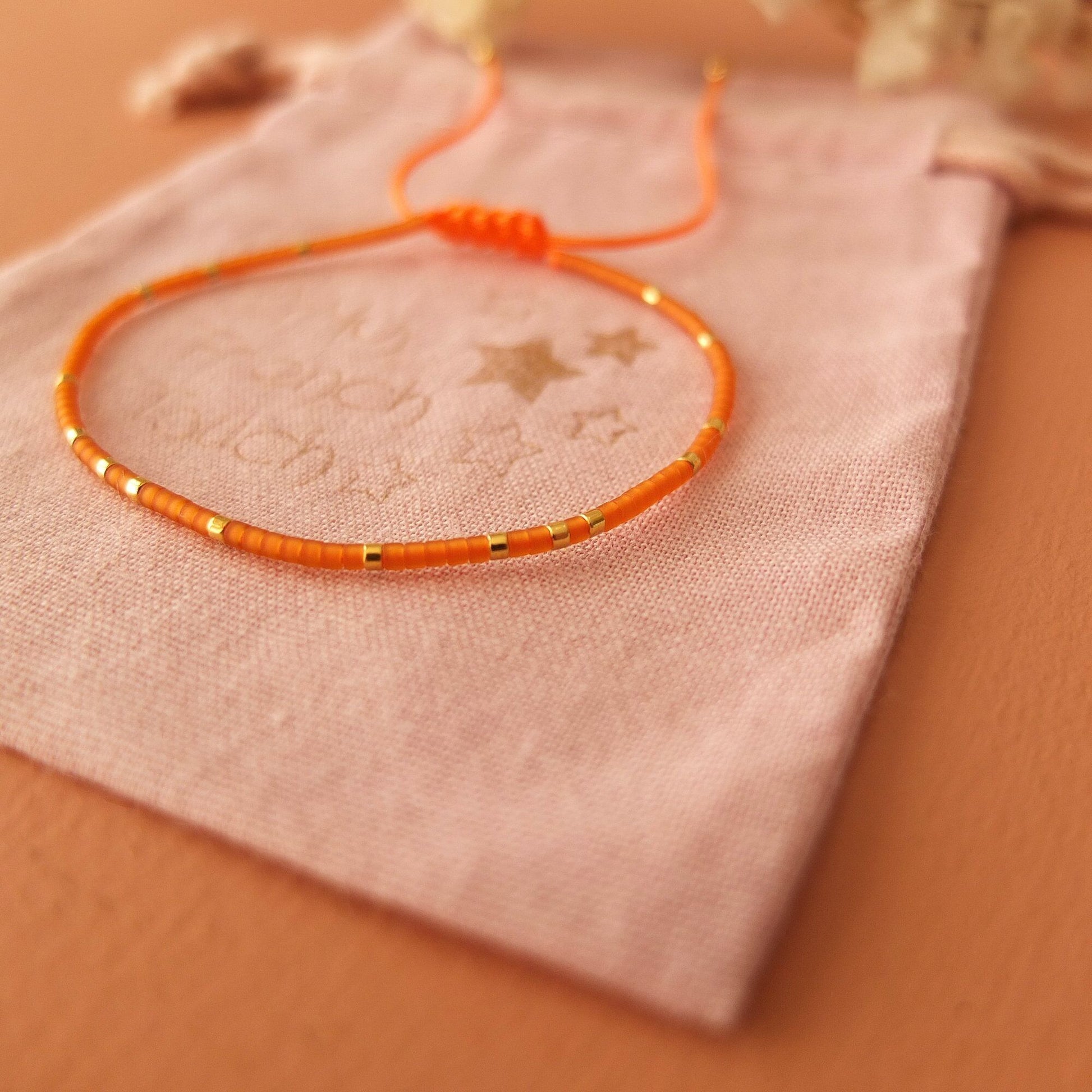 Bracelet ajustable fil de jade et perles miyuki aspect givré, coloris 25