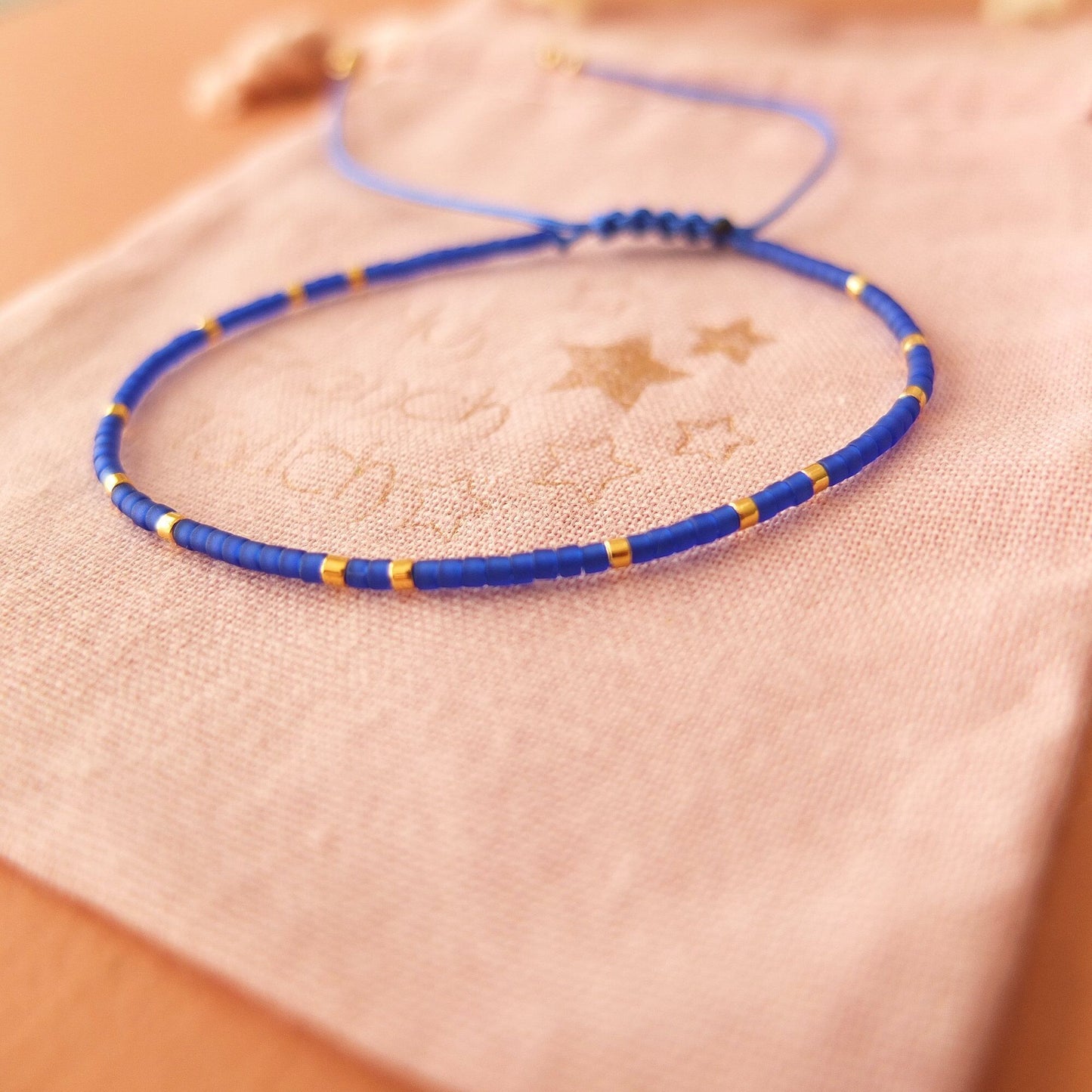 Bracelet ajustable fil de jade et perles miyuki aspect givré, coloris 28