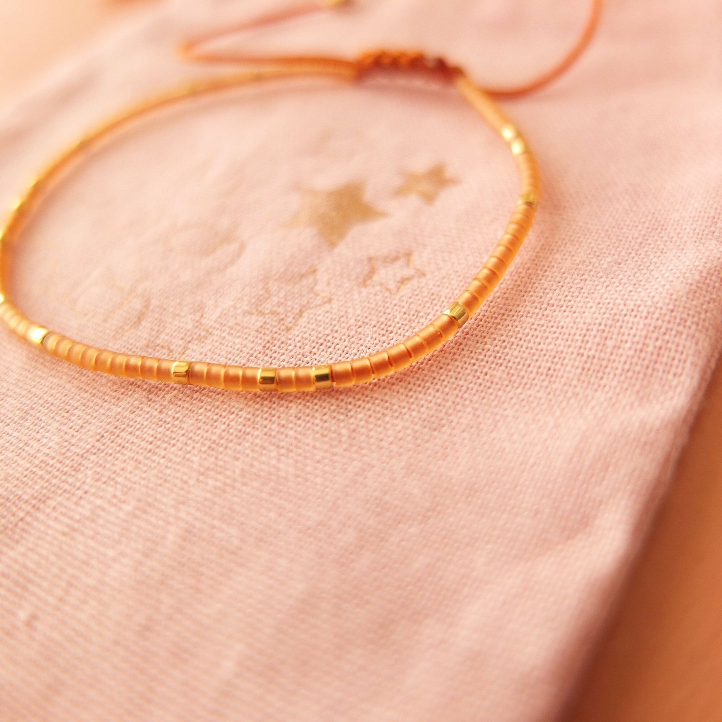Bracelet ajustable fil de jade et perles miyuki aspect givré, coloris 33