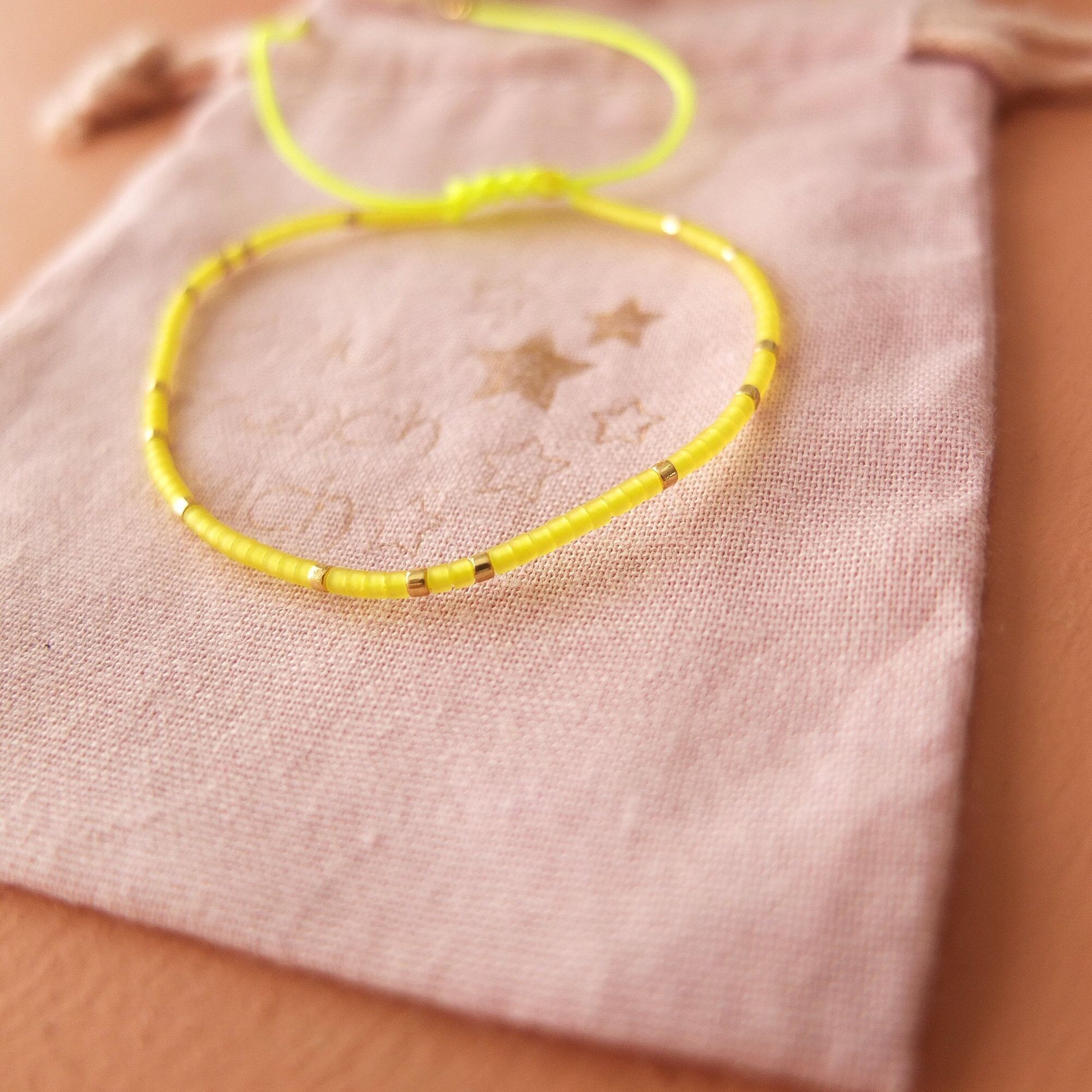 Bracelet ajustable fil de jade et perles miyuki aspect givré, coloris 38